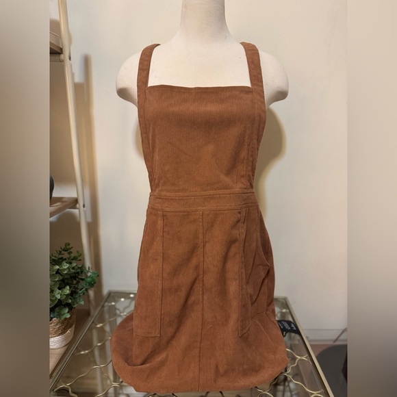 NWT Low-back Lulus dress (with pockets!) - Picture 3 of 5